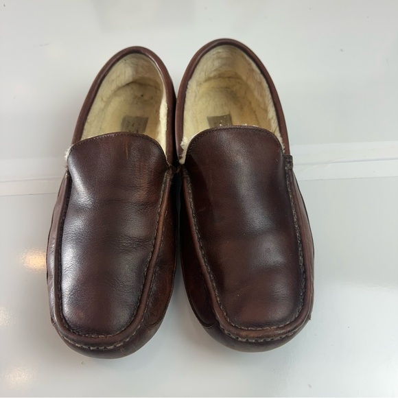 Early 2000s UGG Men’s Leather Slippers | Shearling · Comfortcore Cozy House Shoe - Picture 4 of 11